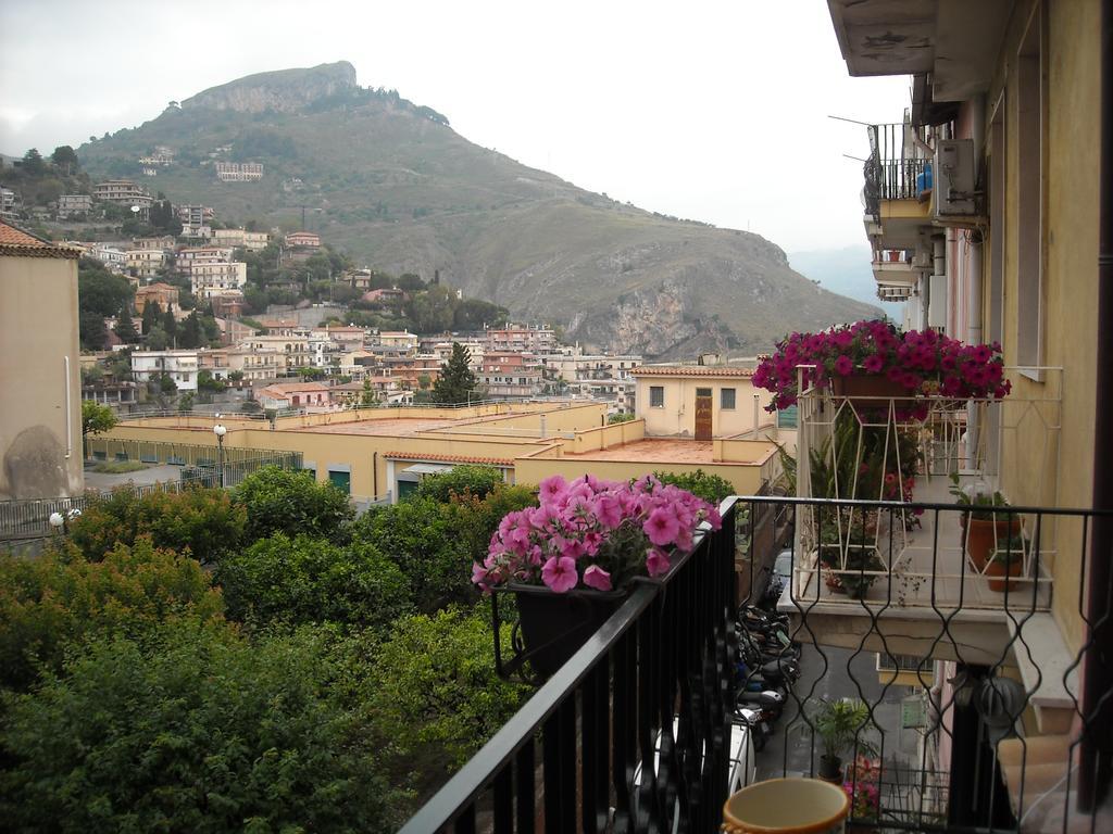 Bed and Breakfast Maison D'Art Casa Arico Taormina Exterior foto